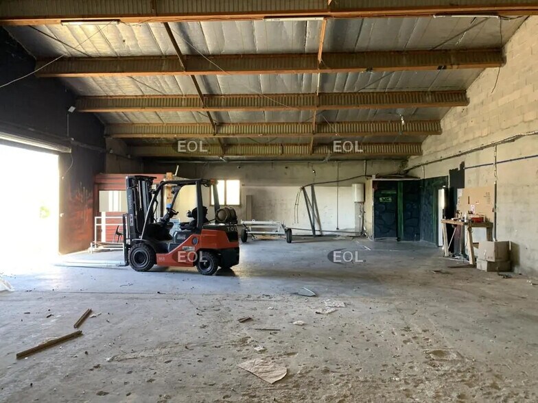 Flex in Peyrolles-en-Provence for sale - Building Photo - Image 1 of 5