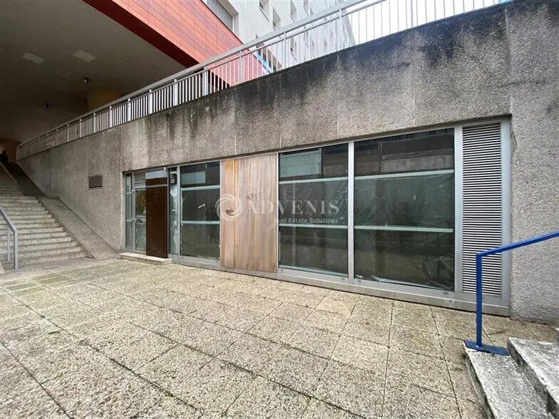 Office in Courbevoie for lease - Building Photo - Image 1 of 5
