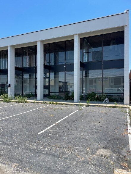 1250 Commercial Ave, Oxnard, CA for lease - Building Photo - Image 2 of 13