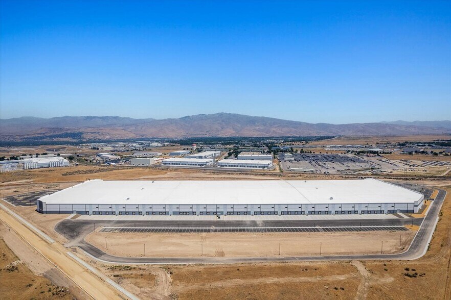 951 E Gowen Rd, Boise, ID for lease - Building Photo - Image 3 of 11