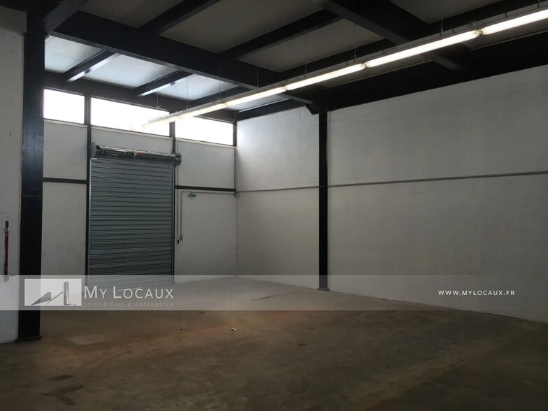 Industrial in Bezons for lease - Interior Photo - Image 3 of 4