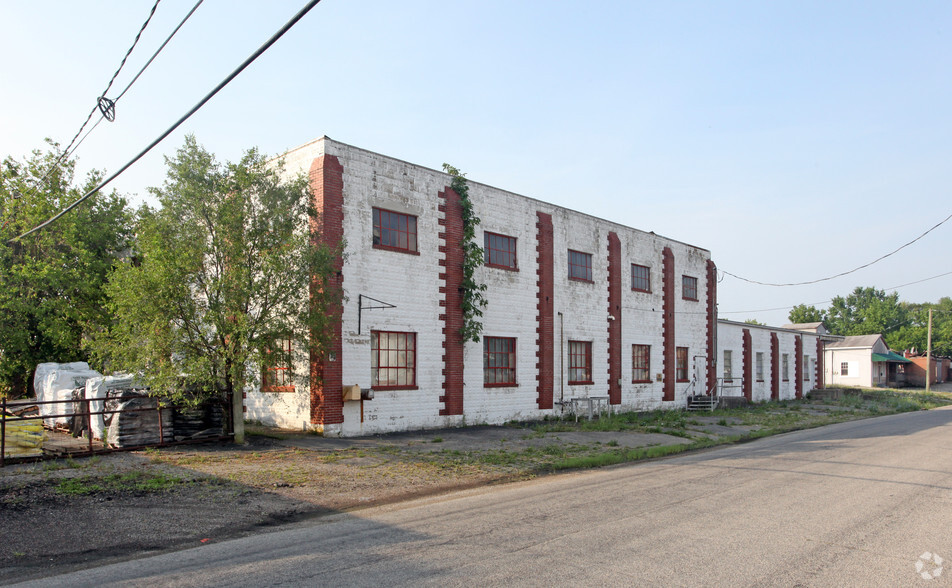 77 Chestnut St, Mt Sterling, OH for sale - Primary Photo - Image 1 of 1