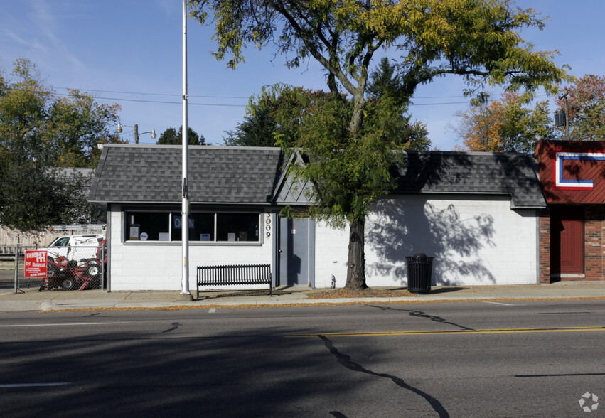 3009 Coolidge Hwy, Berkley, MI for sale - Building Photo - Image 2 of 2