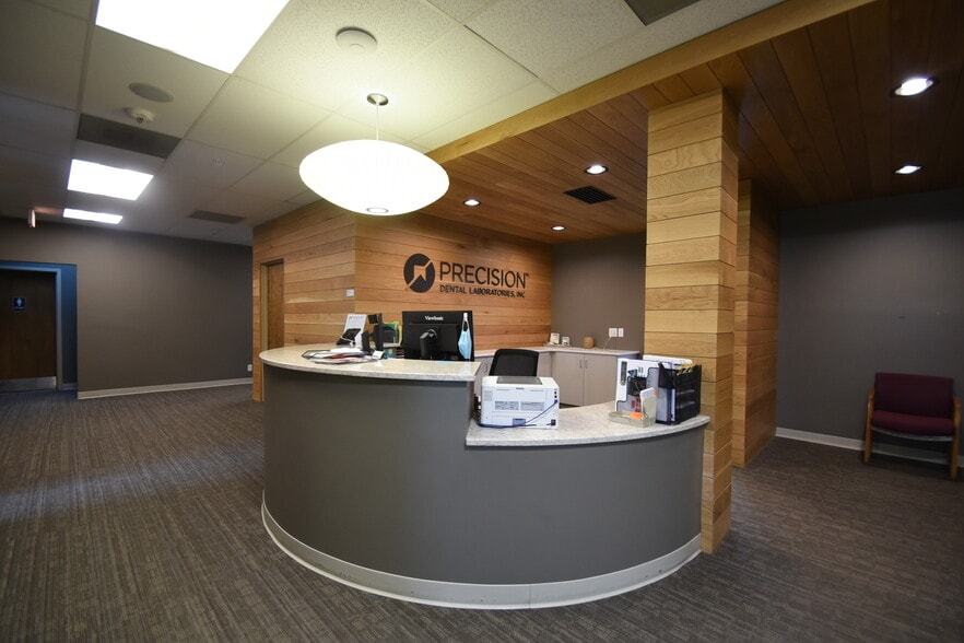 6 Broadway, Fargo, ND for sale - Interior Photo - Image 3 of 4