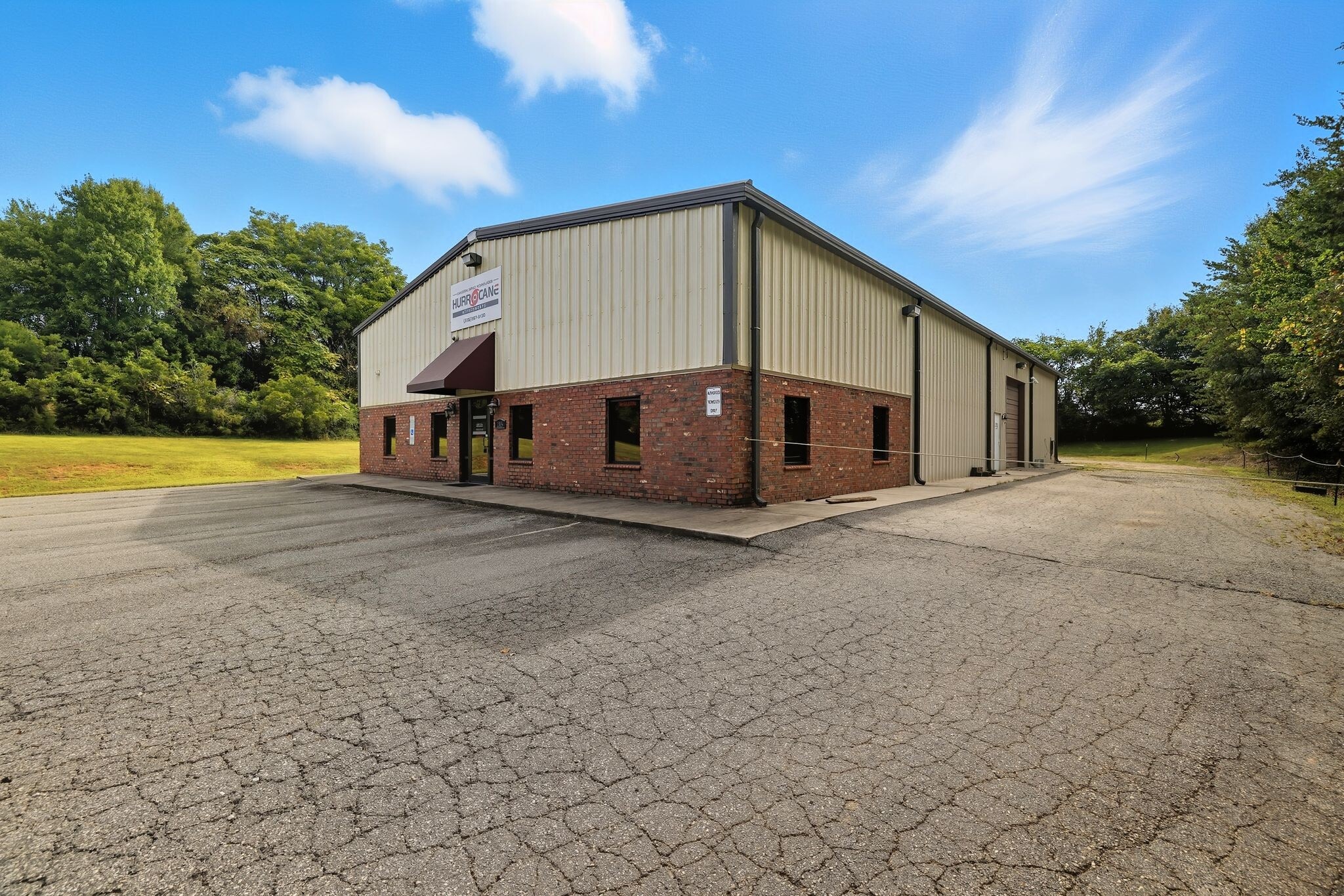 215 Peddycord Park Ct, Kernersville, NC for lease Primary Photo- Image 1 of 26