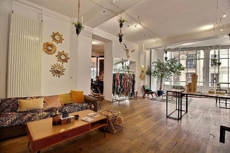 Office in Paris for lease - Building Photo - Image 3 of 7