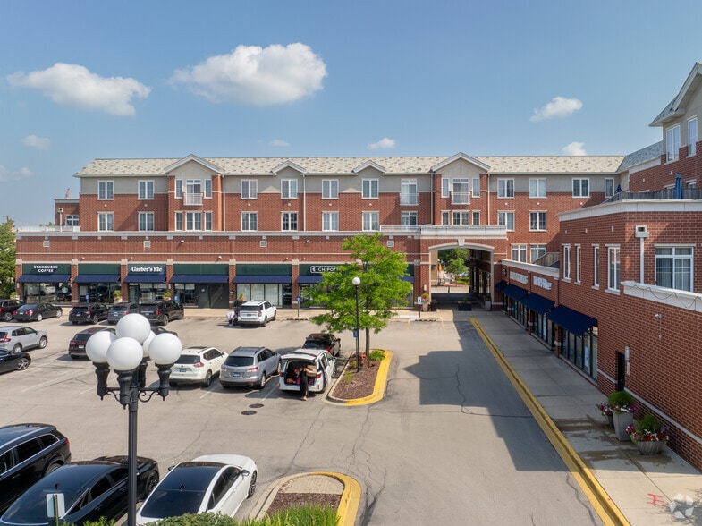 655 Deerfield Rd, Deerfield, IL for lease - Building Photo - Image 3 of 18