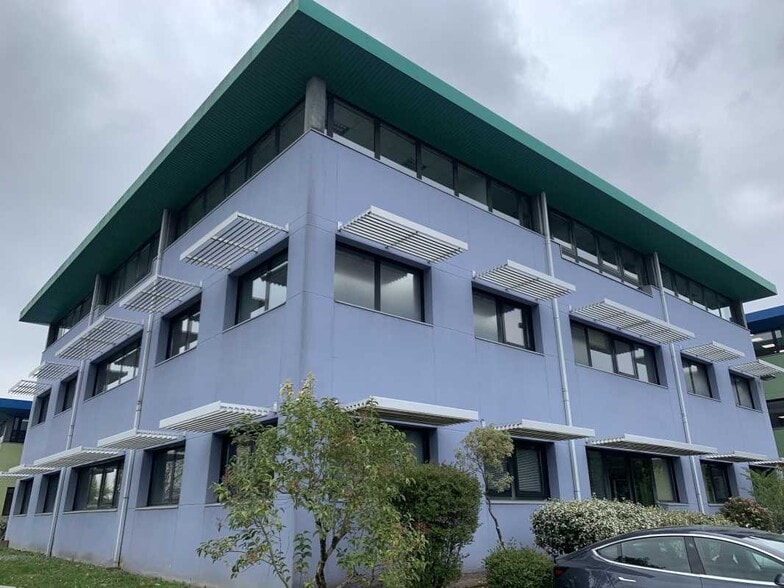Office in Canéjan for lease - Building Photo - Image 1 of 10