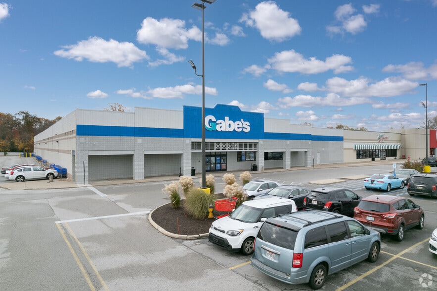 5223 Monroe St, Toledo, OH for lease - Primary Photo - Image 1 of 6