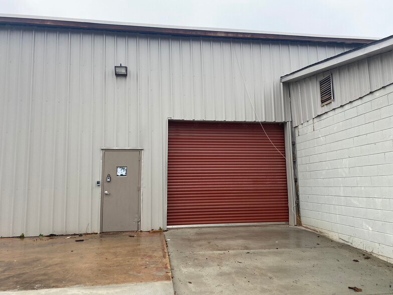 119 S Forrest St, Eatonton, GA for lease - Building Photo - Image 3 of 11