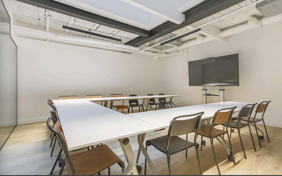 86-90 Rue Notre-Dame De Nazareth, Paris for lease Interior Photo- Image 1 of 7