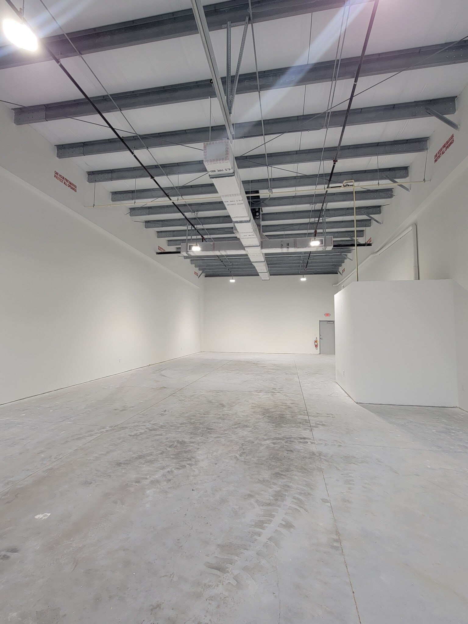 16109 Lee Rd, Fort Myers, FL for lease Interior Photo- Image 1 of 1