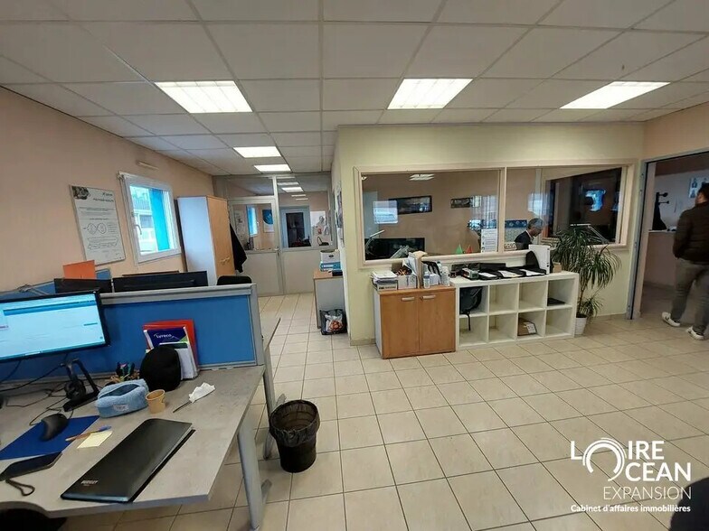 Office in Nantes for lease - Interior Photo - Image 1 of 8