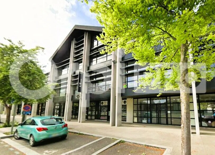Office in Soissons for sale - Building Photo - Image 1 of 4