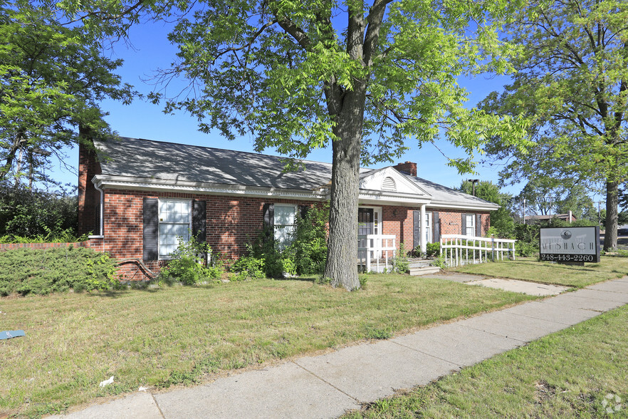 24011 Greenfield Rd, Southfield, MI for sale - Primary Photo - Image 1 of 1