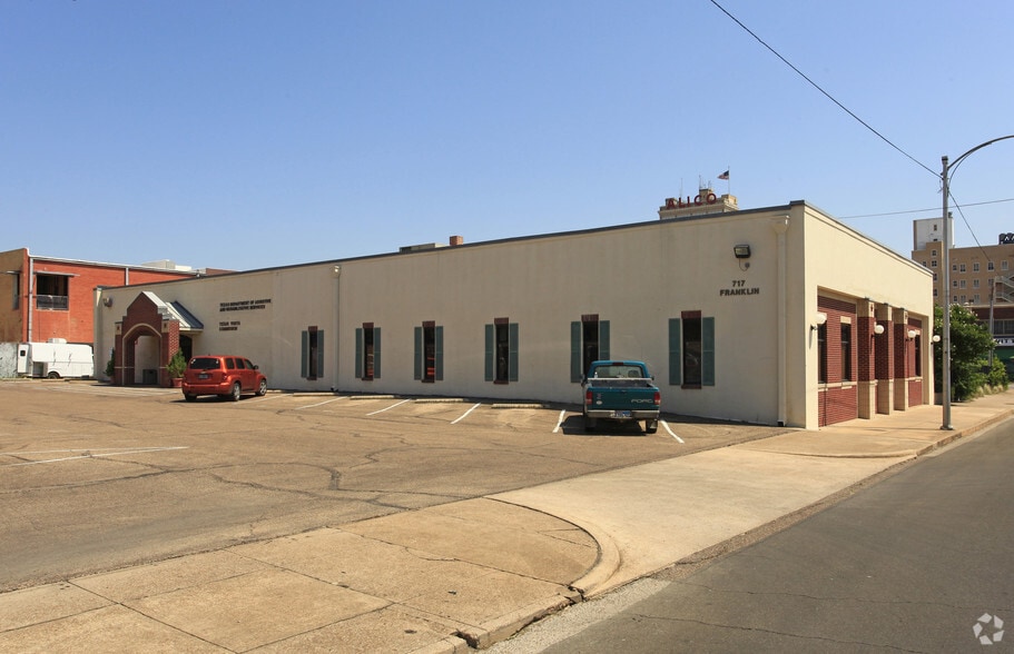 717 Franklin Ave, Waco, TX for lease - Building Photo - Image 2 of 13