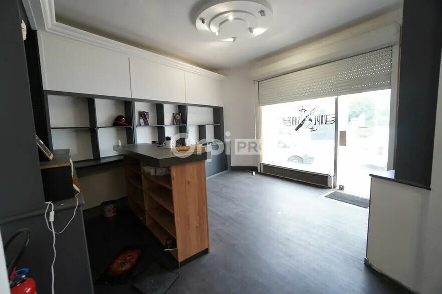 Retail in Dijon for lease - Building Photo - Image 3 of 4