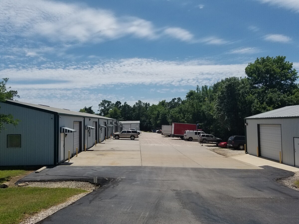 11495 FM 830 Rd, Willis, TX 77318