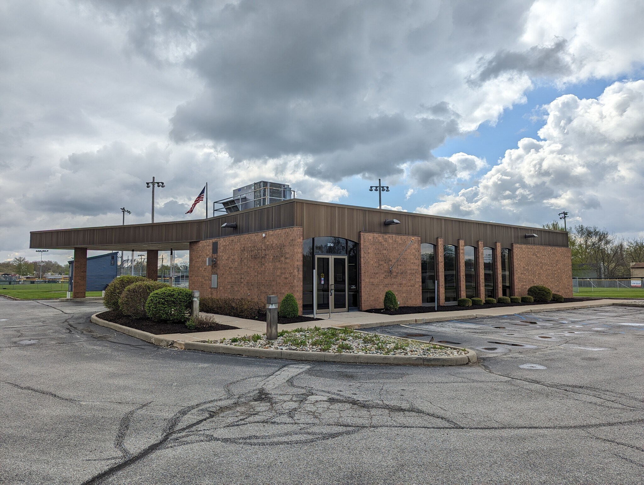 3730 Maplecrest Rd, Fort Wayne, IN for sale Building Photo- Image 1 of 1