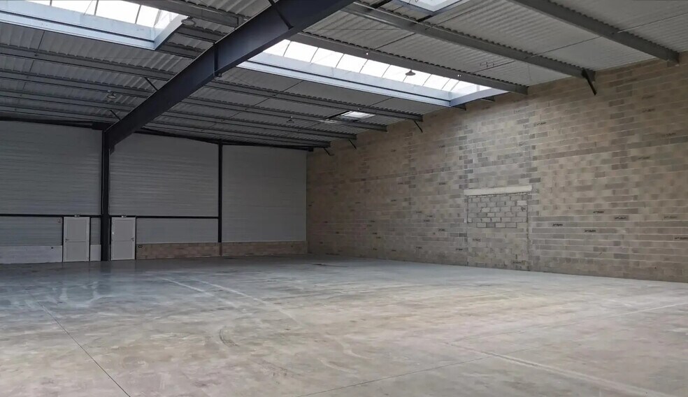 3 Rue Du Chaperon, Cernay-lès-Reims for lease - Interior Photo - Image 2 of 5