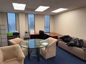 950 Skokie Blvd, Northbrook, IL for lease Interior Photo- Image 2 of 3