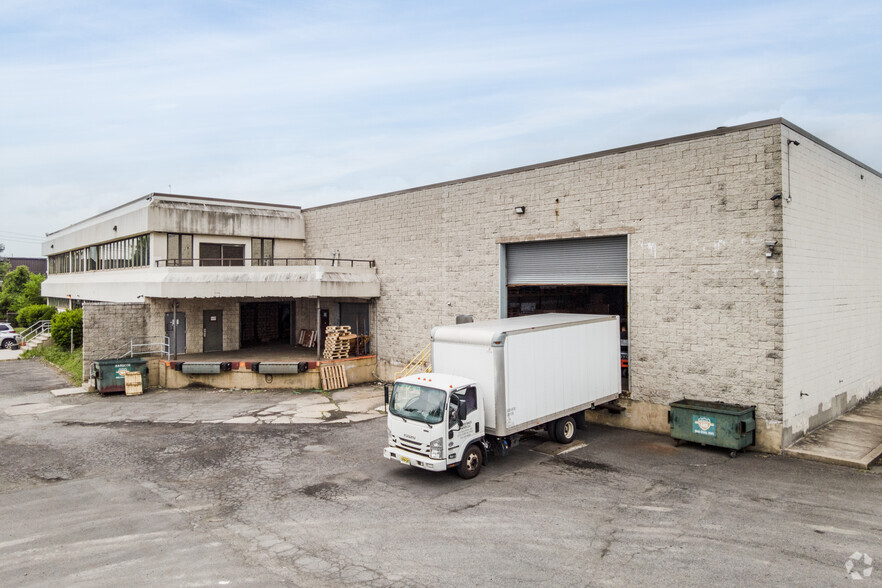 120 Industrial Ave, Little Ferry, NJ for lease - Building Photo - Image 3 of 5