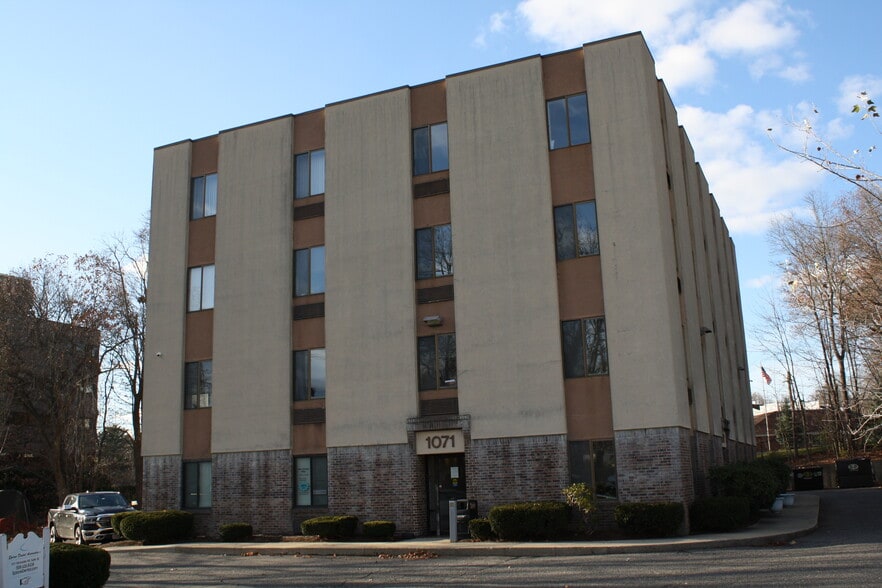 1071 Worcester Rd, Framingham, MA for lease - Building Photo - Image 1 of 6