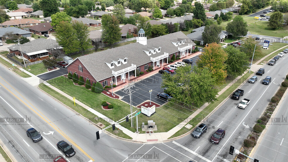 1411 E Primrose St, Springfield, MO for lease - Building Photo - Image 3 of 22