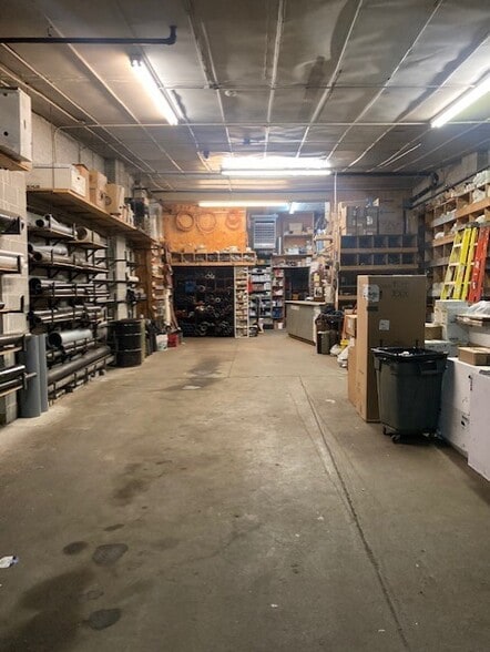 5941 Linden St, Ridgewood, NY for lease - Building Photo - Image 2 of 6