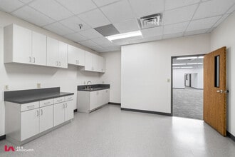 3715 Atlanta Industrial Pky N, Atlanta, GA for lease Building Photo- Image 2 of 2