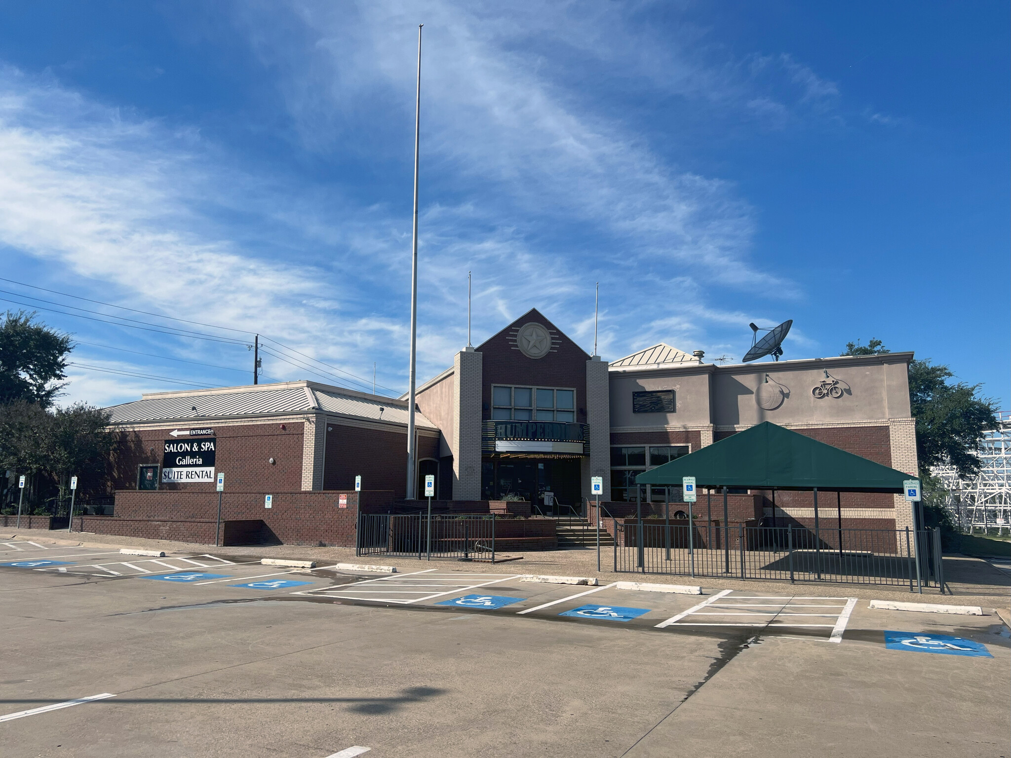 700 Six Flags Dr, Arlington, TX for lease Building Photo- Image 1 of 21