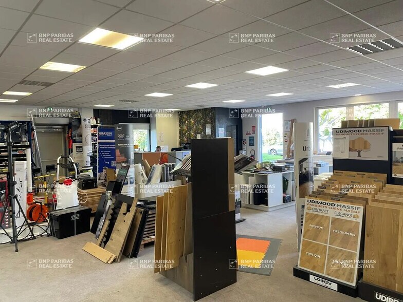 Flex in Ingré for lease - Building Photo - Image 3 of 7