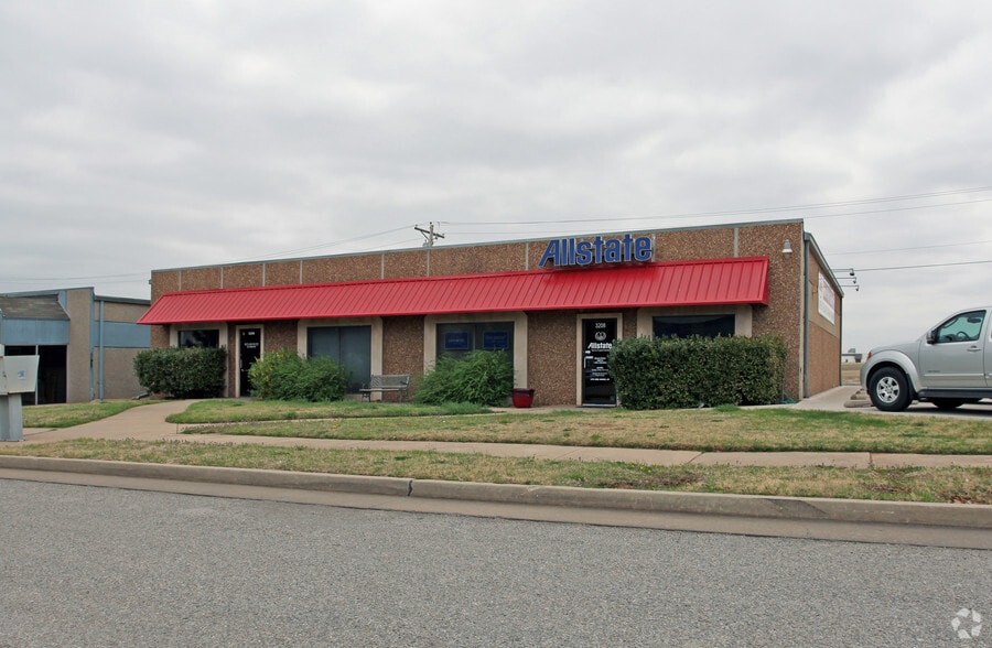 3206-3208 Teakwood Ln, Edmond, OK for sale - Building Photo - Image 2 of 39