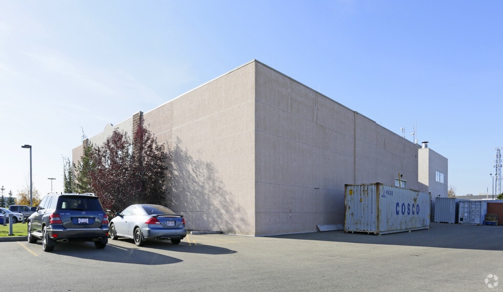 1851-1855 94 St NW, Edmonton, AB for lease - Building Photo - Image 2 of 4