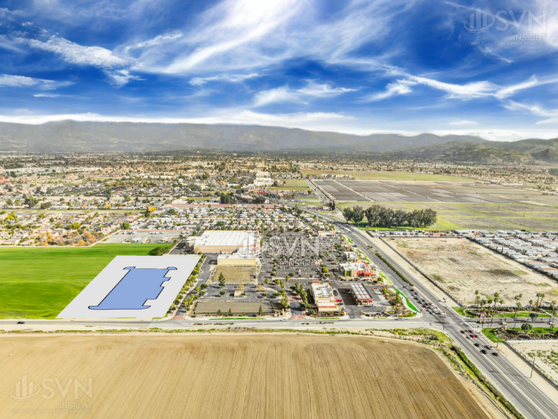 W Florida Ave, Hemet, CA for lease - Building Photo - Image 2 of 16