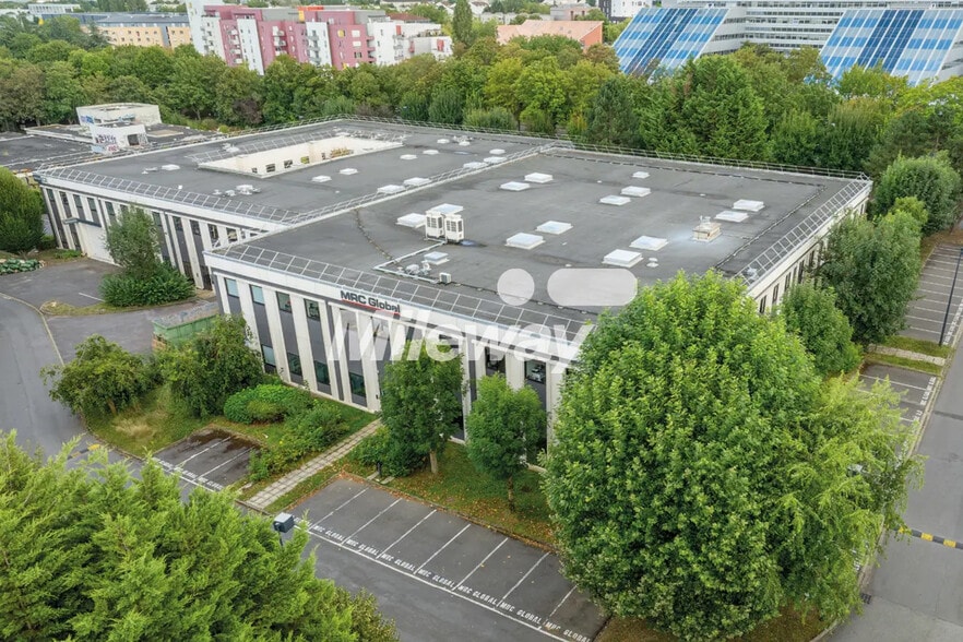 17 Rue Du Petit Albi, Cergy for lease - Building Photo - Image 2 of 27