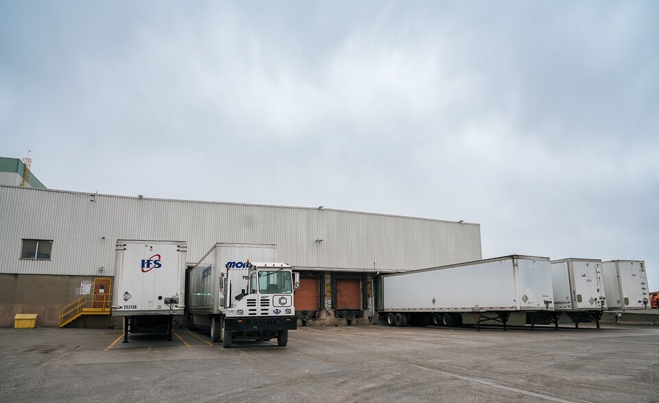 3363 Davis Rd, Thorold, ON à louer - Photo du bâtiment - Image 2 de 11