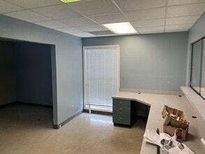 2818 Grant Line Rd, New Albany, IN for lease Interior Photo- Image 2 of 29