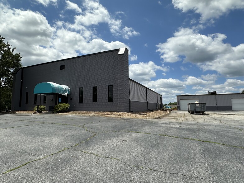 5 Northway Ct, Greer, SC for lease - Building Photo - Image 1 of 14