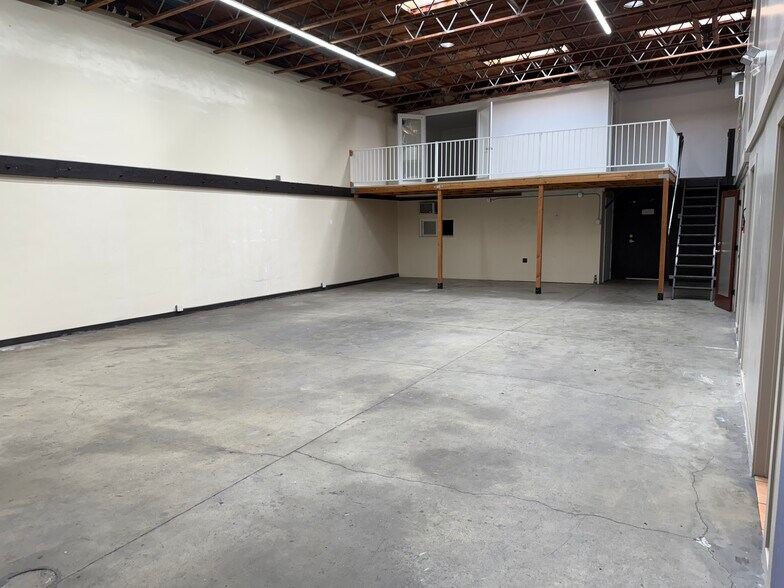 3814 W 139th St, Hawthorne, CA for sale - Interior Photo - Image 2 of 33