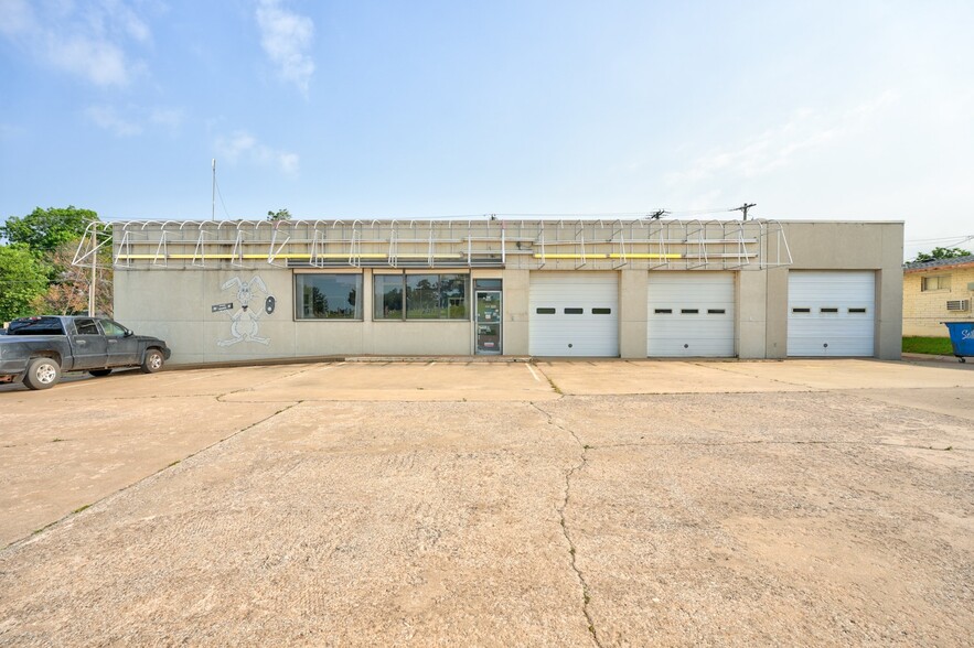 1302 E 6th Ave, Stillwater, OK for sale - Primary Photo - Image 1 of 1