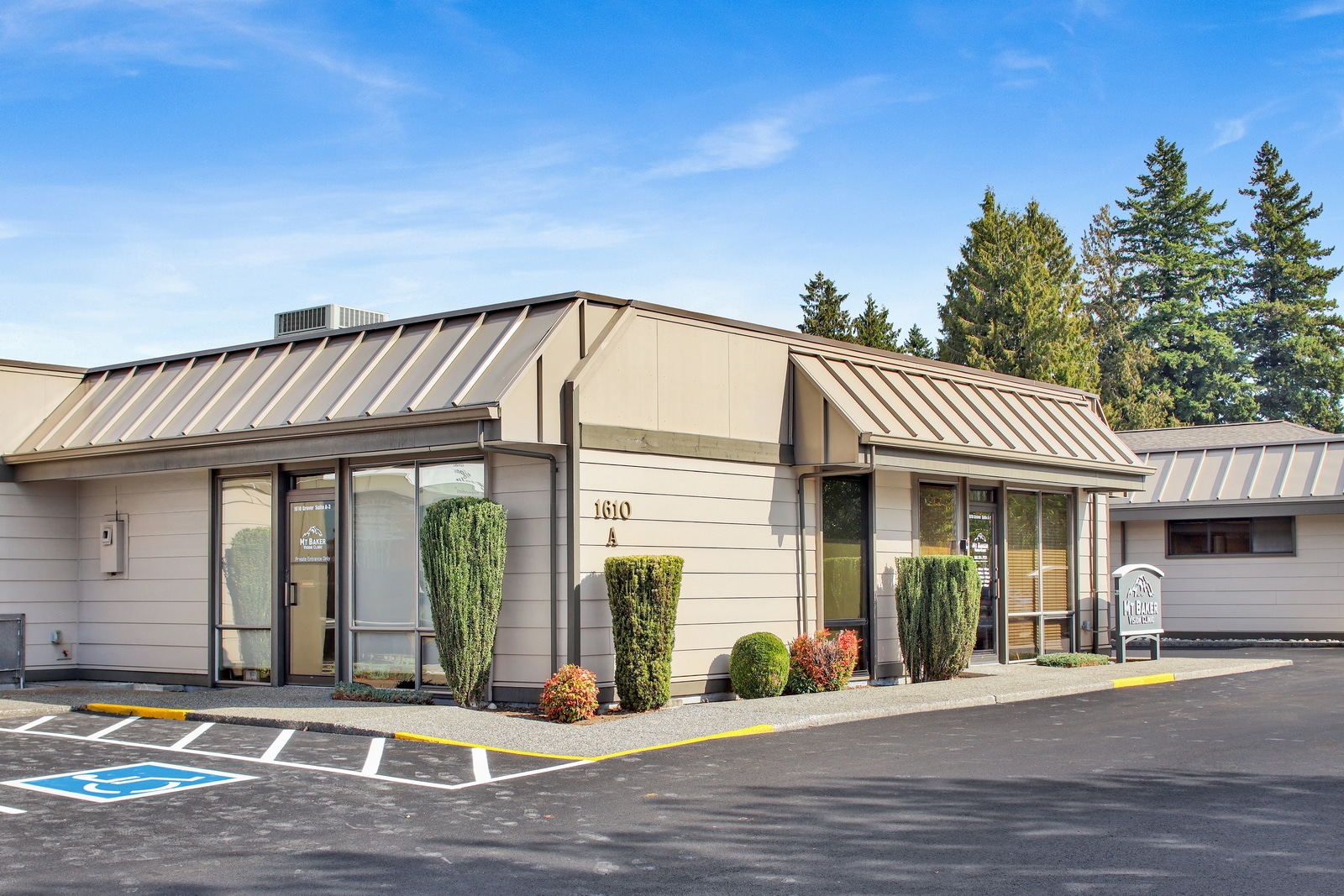 1610 Grover St, Lynden, WA for lease Building Photo- Image 1 of 2