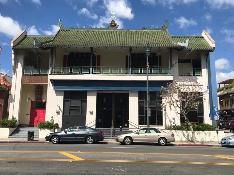 933 N Broadway, Los Angeles, CA for lease - Building Photo - Image 1 of 13