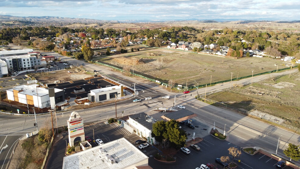 1905 El Camino Real, Atascadero, CA for lease - Building Photo - Image 2 of 3