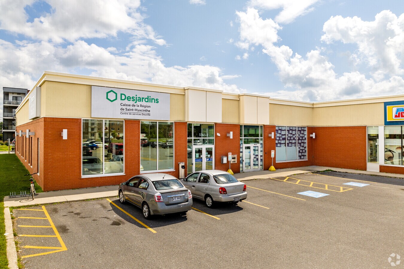 55655575 Boul Laurier O, StHyacinthe, QC J2S 3V9