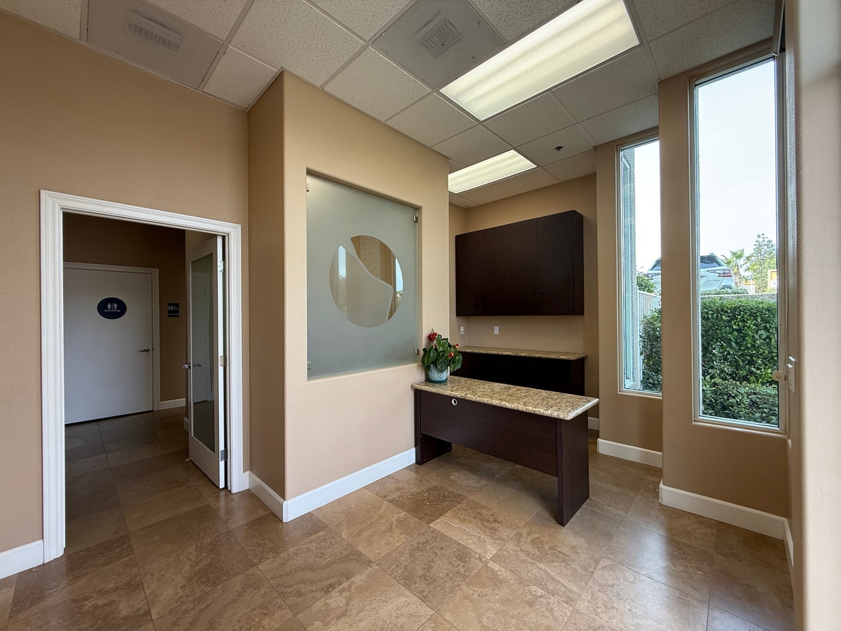 13422 Pomerado Rd, Poway, CA for lease Interior Photo- Image 1 of 6