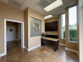 13422 Pomerado Rd, Poway, CA for lease Interior Photo- Image 1 of 6