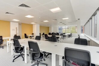 220 Wharfedale Rd, Wokingham for lease Interior Photo- Image 2 of 10