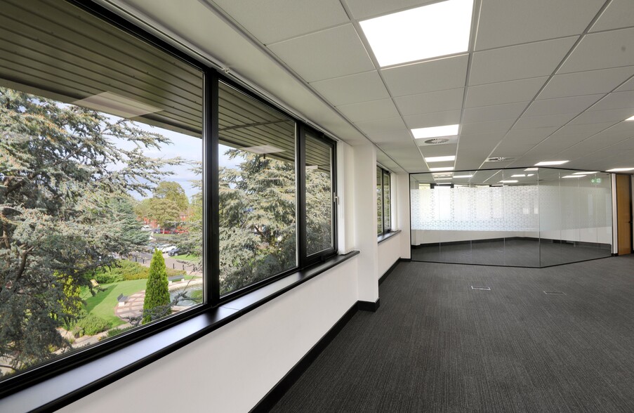 Princess Rd, Manchester for lease - Building Photo - Image 3 of 15