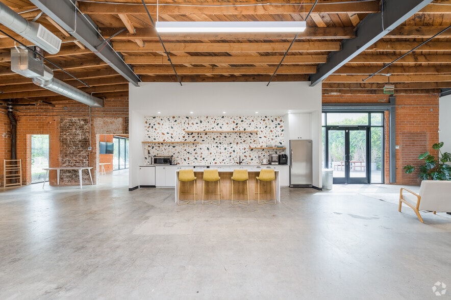 12820 Panama St, Los Angeles, CA for lease - Interior Photo - Image 2 of 20